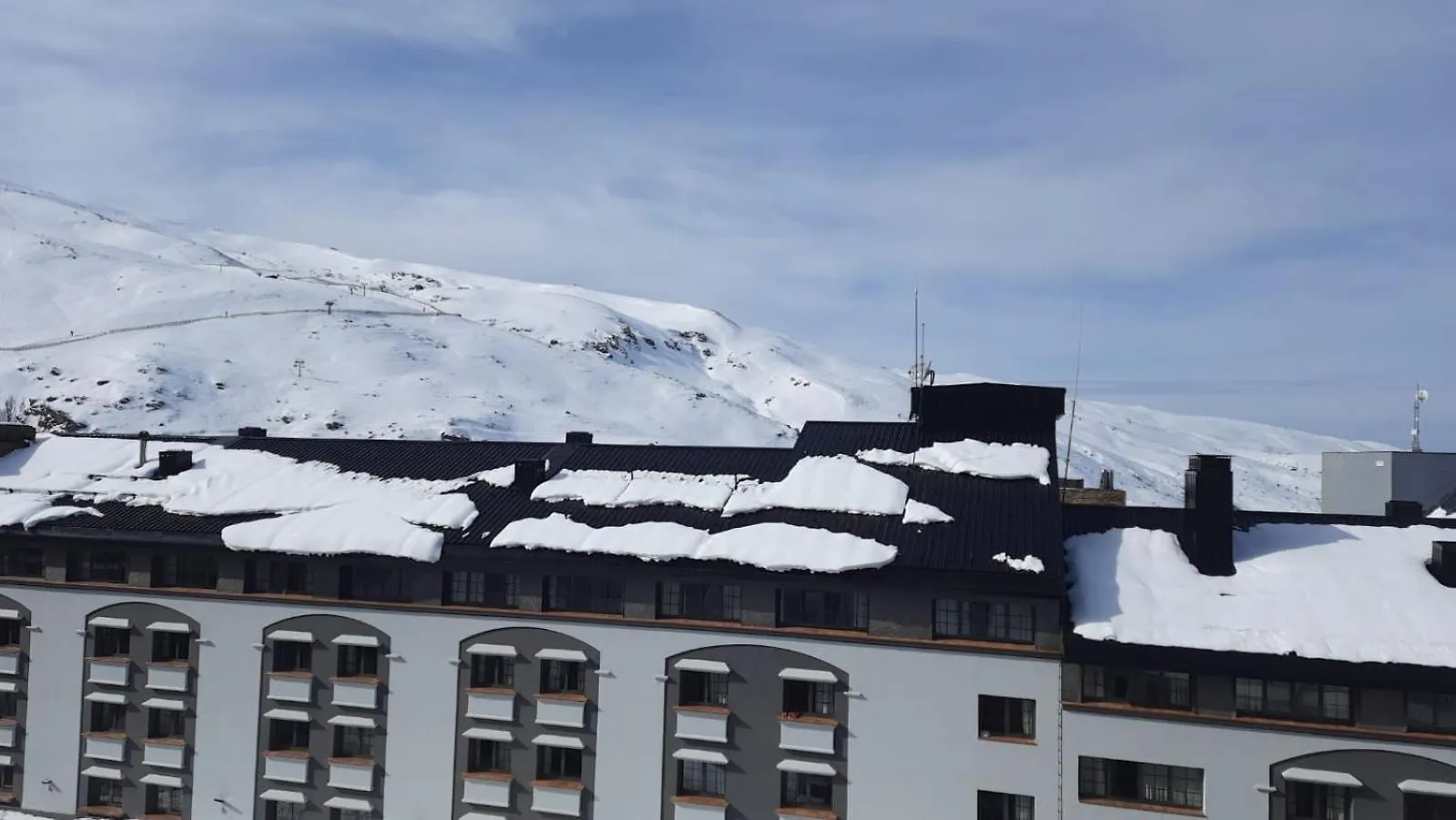 Living Sierra Nevada, Centrico, Vistas, Zona Baja Montblanc Apartment