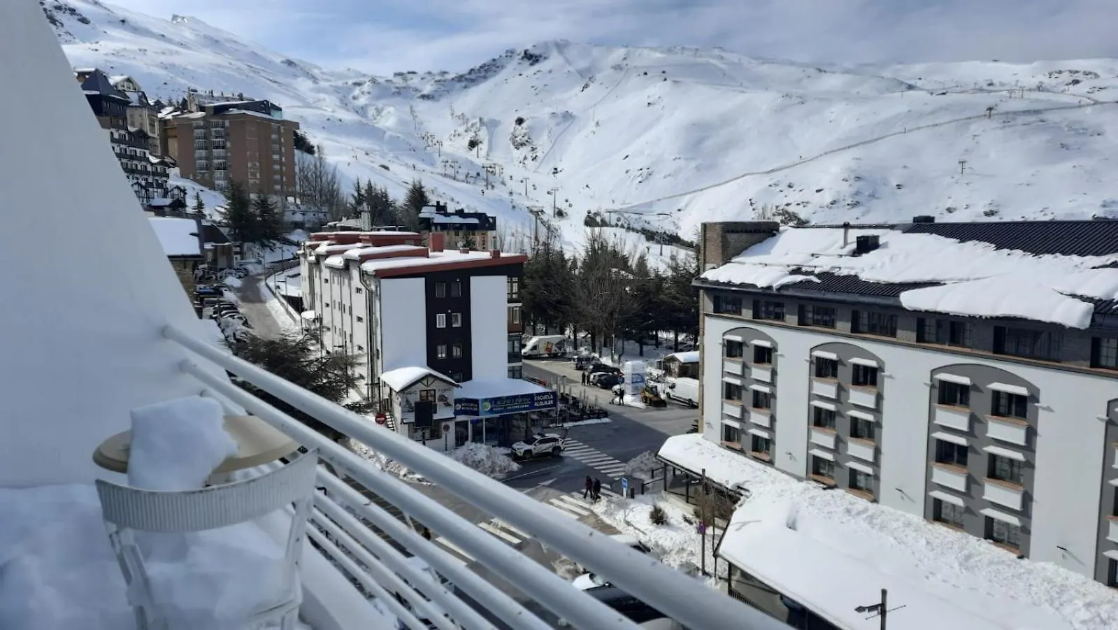 Living Sierra Nevada, Centrico, Vistas, Zona Baja Montblanc Apartment Spain
