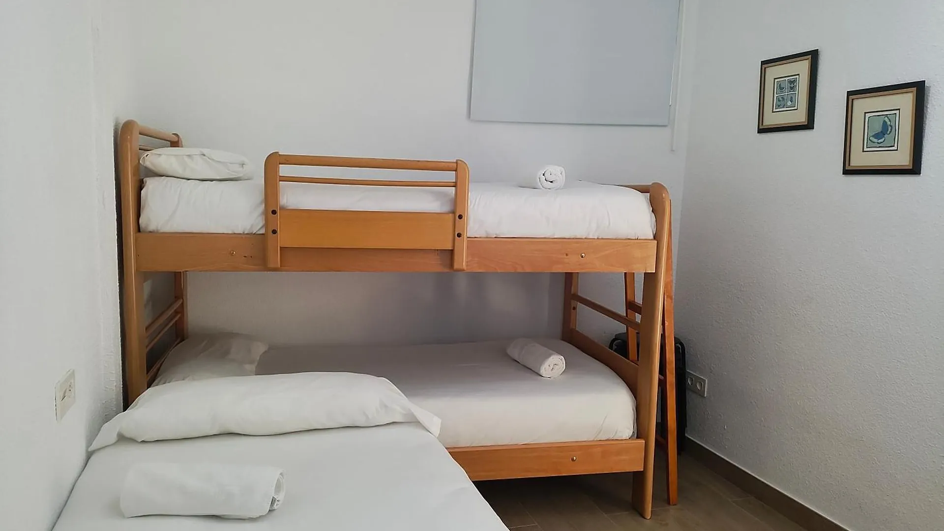 Living Sierra Nevada, Centrico, Vistas, Zona Baja Montblanc Apartment 0*,  Spain